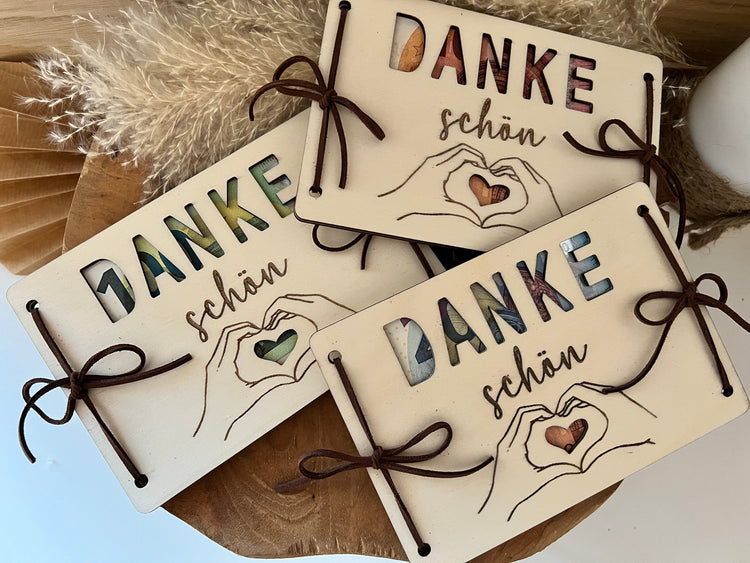 Geldgeschenk: Danke für deine Hilfe. Gravierte Holzkarte als kleines Dankeschön.