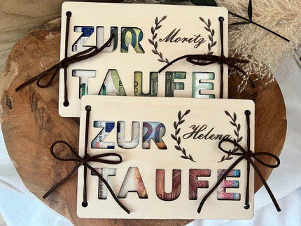 Gravierte Holzkarte als Geldgeschenk zur Taufe. Personalisiert mit Namen des Kindes.