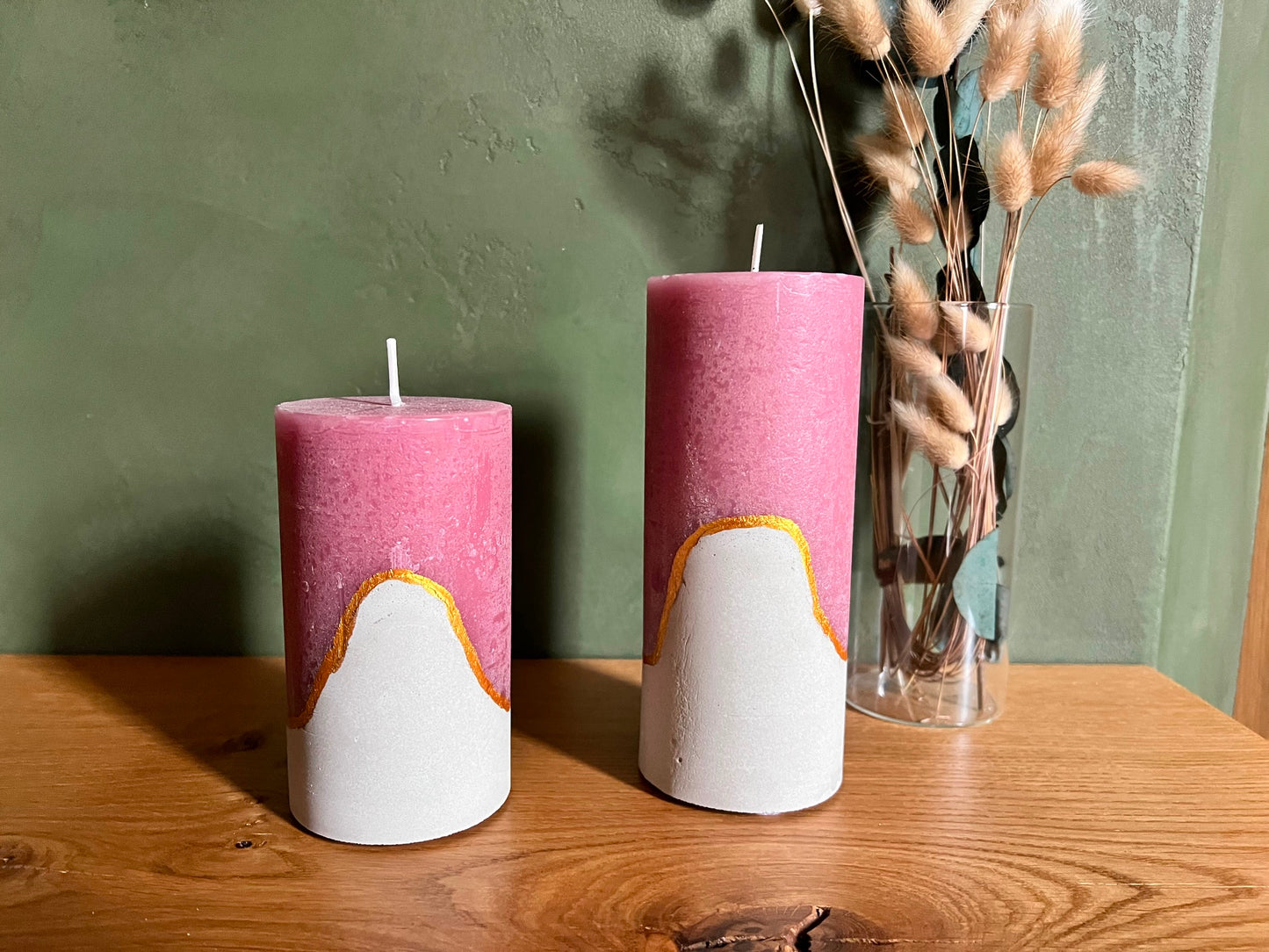 Decorative candles with concrete base in pink